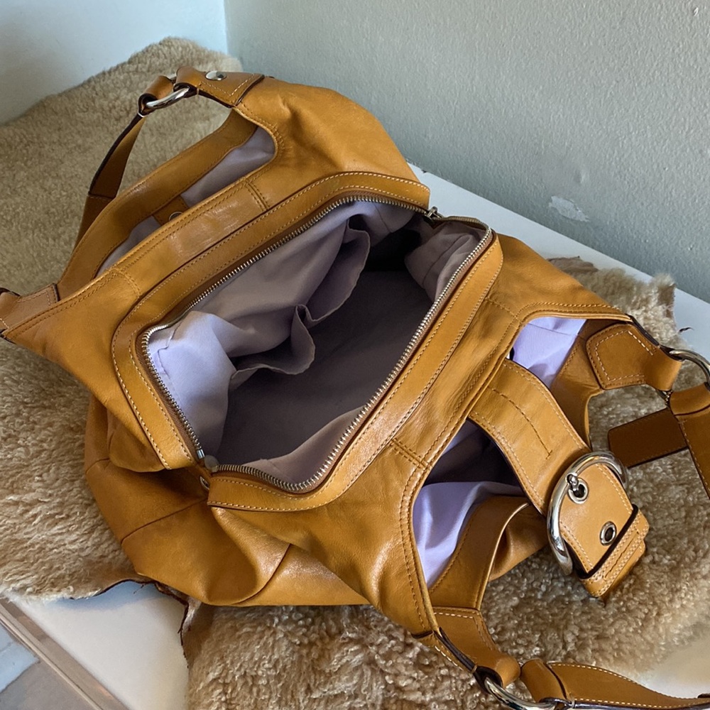 COACH YELLOW HONEY MUSTARD LEATHER HOBO BAG WITH SILVER BUCKLE D1069-F15075 - Picture 12 of 16